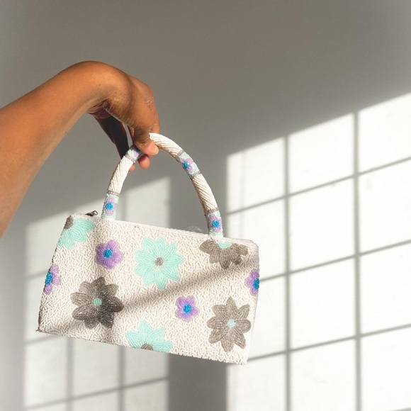 VINTAGE BEADED PURSE - Picture 2 of 4